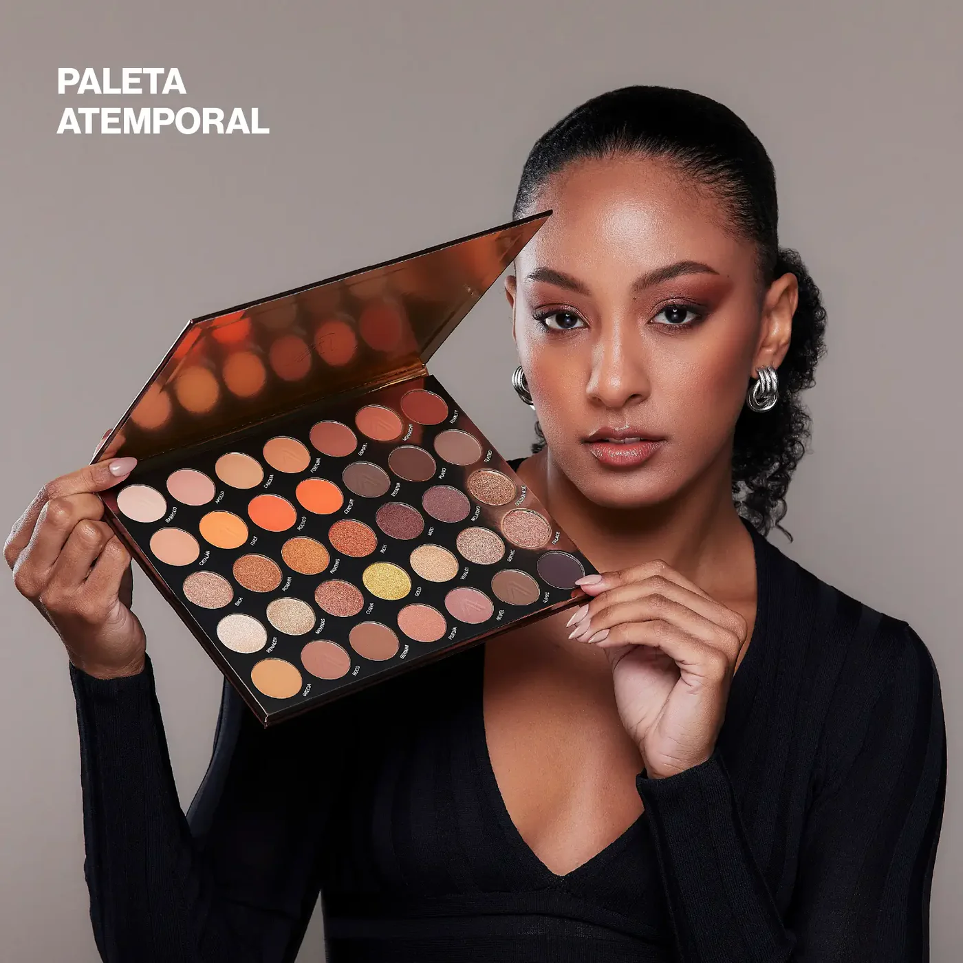 Paleta de sombras atemporal makeup expert de ATENEA